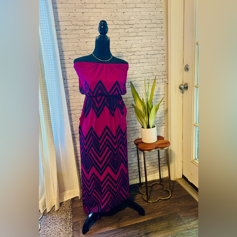 Strapless maxi dress in fuschia and navy size L